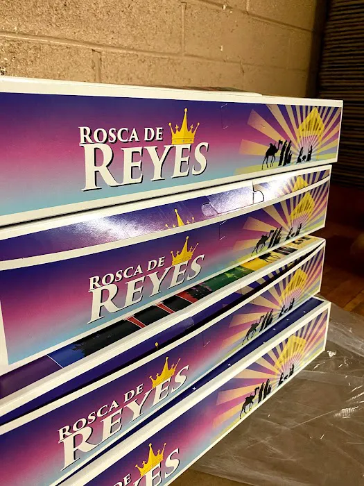 La Reyna Bakery Picture 6