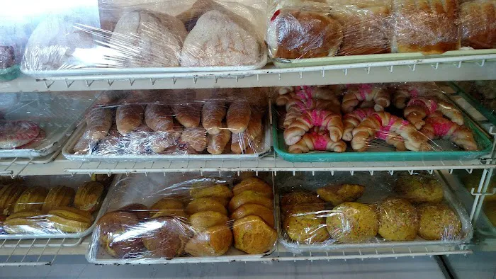 La Reyna Bakery Picture 7