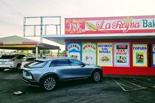La Reyna Bakery