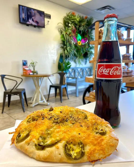 Champis Bakery/Panaderia Picture 6