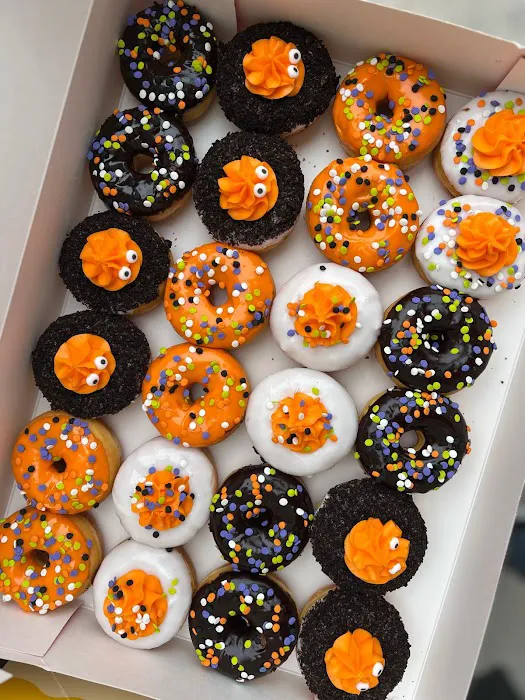 Yonutz Donuts and Ice Cream - Desert Ridge Phoenix Picture 3