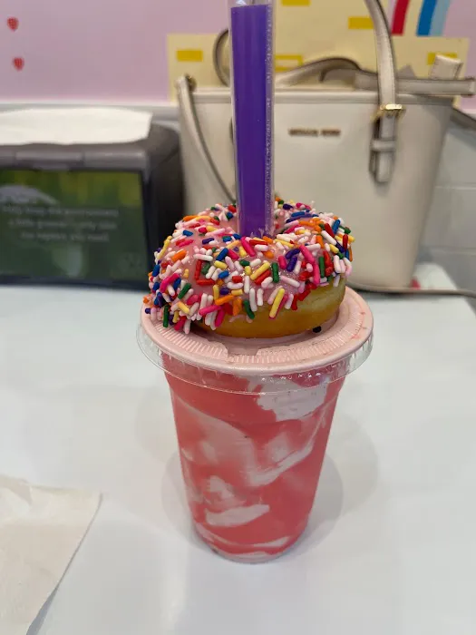 Yonutz Donuts and Ice Cream - Desert Ridge Phoenix Picture 1