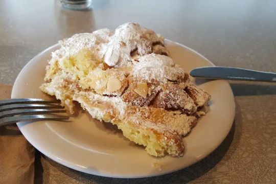 Essence Bakery Cafe