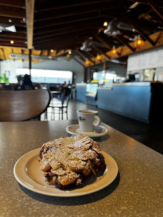 Essence Bakery Cafe Picture 4
