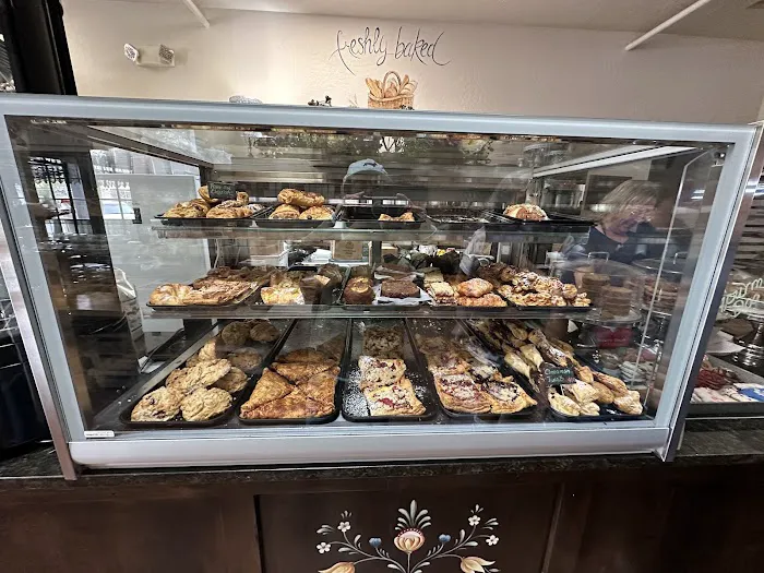 It's A Divine Bakery Picture 3