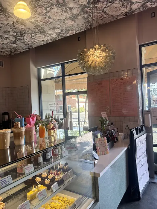 Sweet Dee’s Bakeshop Picture 5