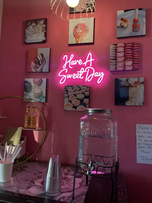 Sweet Dee’s Bakeshop Picture 4