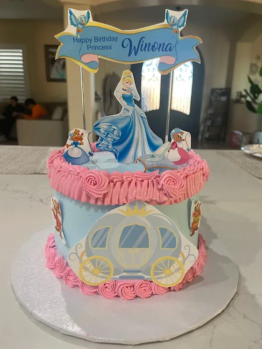 Nora's Cakes Picture 7