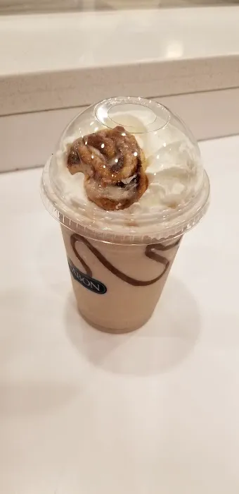 Cinnabon Picture 3
