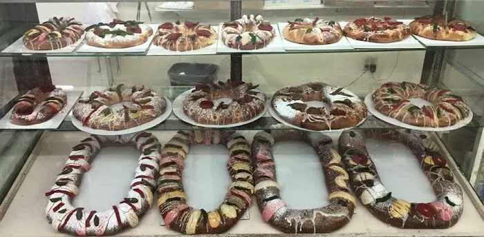 Panaderia Y Pasteleria La Mejor Picture 5