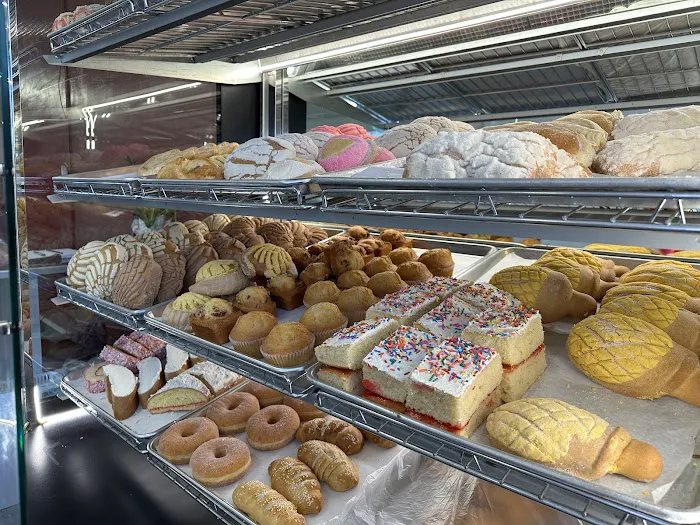 La Familia Panaderia Picture 3