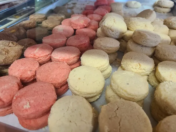 El Fenix Bakery Picture 7