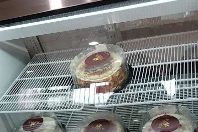 Suspiros Cakes Southern Ave.