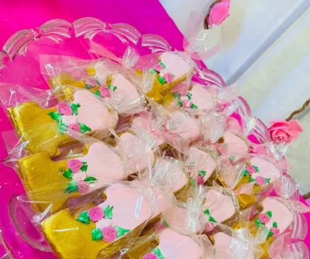 Noni's Custom Cakes by Victoria