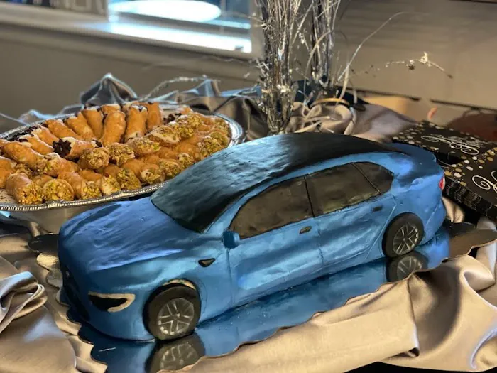 Noni's Custom Cakes by Victoria Picture 9