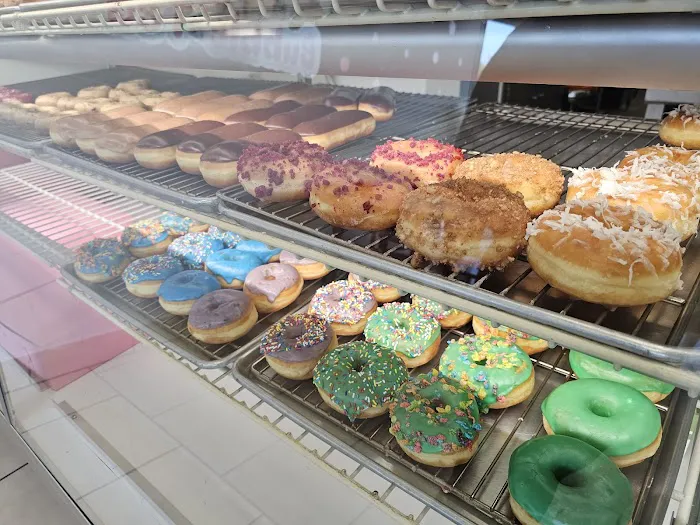 Rainbow Donuts & Smoothies Picture 9