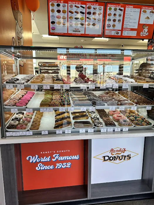 Randy's Donuts Picture 7