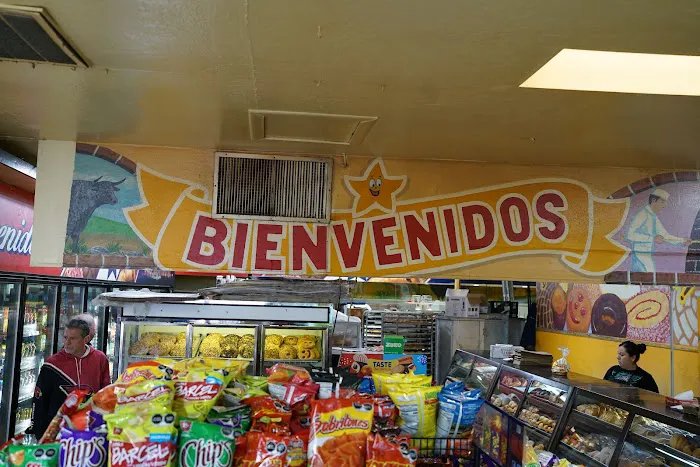 Panadería y Carnicería La Estrella Picture 6