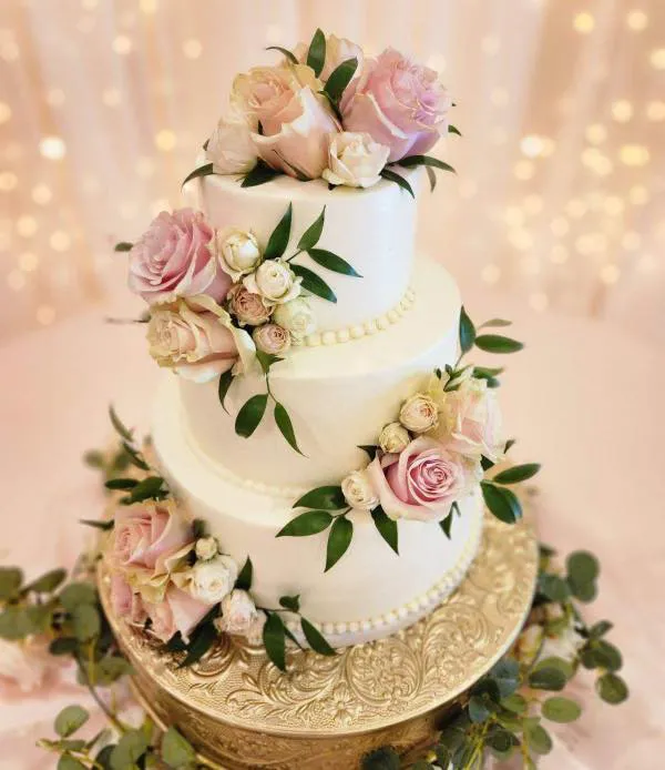 Roberts Fine Cakes Picture 9