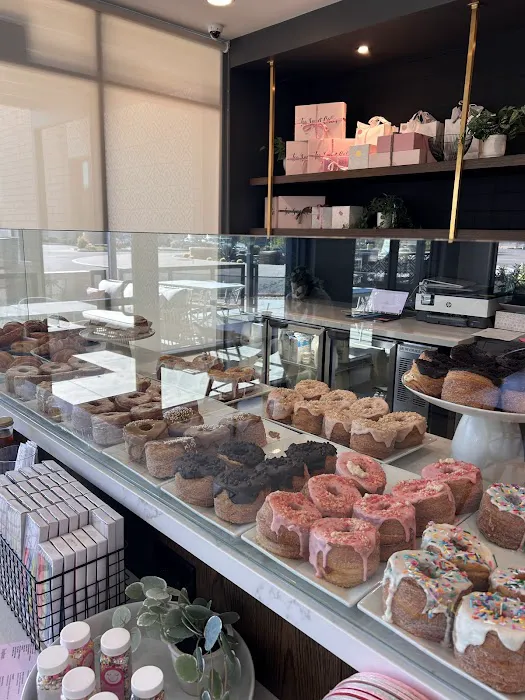 Too Sweet Cakes Picture 4