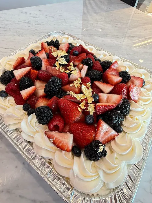 Strawberry Cake Shop Picture 2