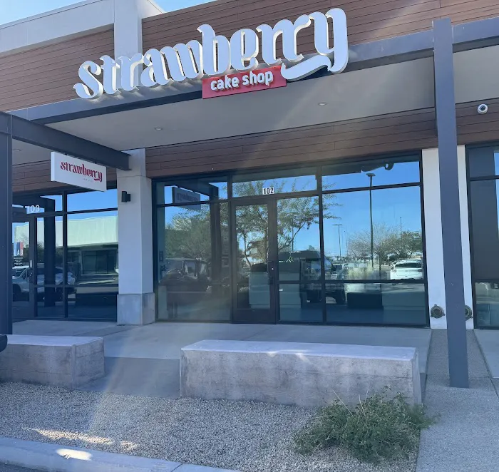 Strawberry Cake Shop Picture 3