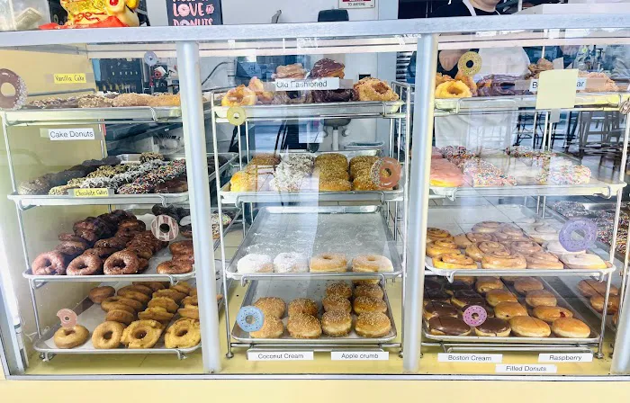 Dutch Donut Factory Picture 3