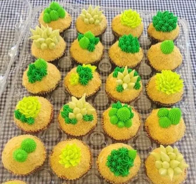 Creme de le Creme cakes by Rochelle Picture 2