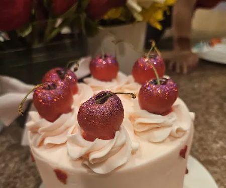 Creme de le Creme cakes by Rochelle