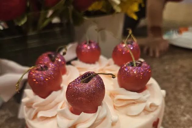 Creme de le Creme cakes by Rochelle