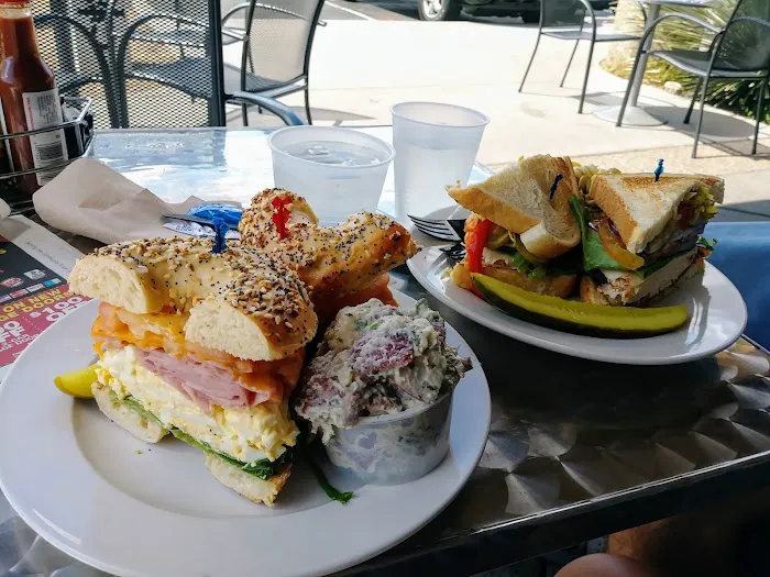 DJ's Bagel Café Picture 9