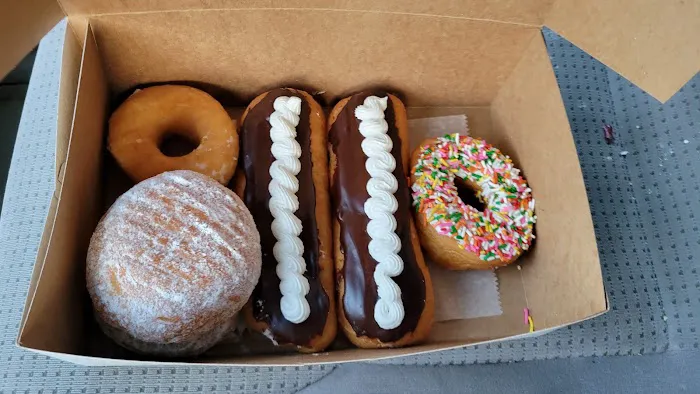 HoneyDip Donuts & Diner Picture 3