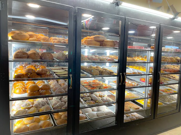 Sabor Latino Bakery & Grocery Picture 4