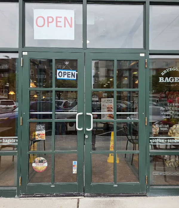 Bruegger's Bagels Picture 9