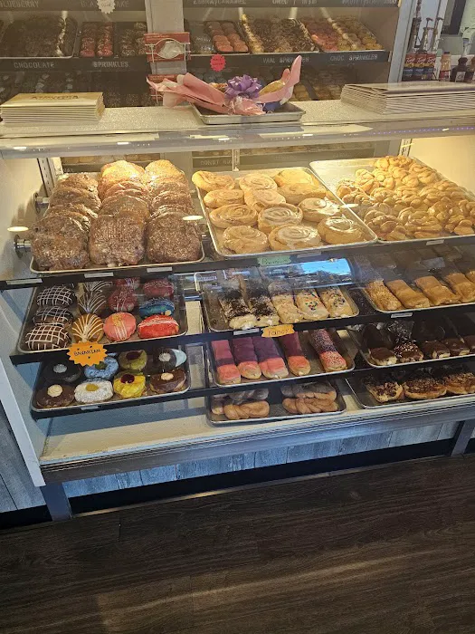 Daylight Donuts & Cafe Hilliard Picture 2