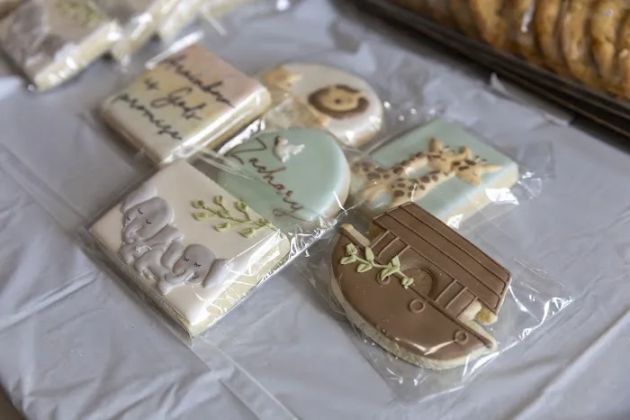 Bakes by Lo