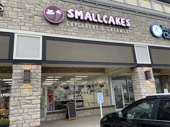 Smallcakes Cupcakery and Creamery Picture 10
