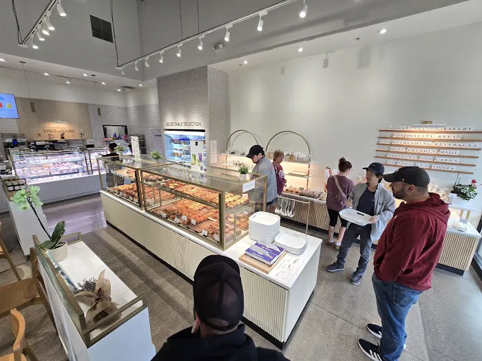 TOUS les JOURS Bakery & Cafe Picture 2