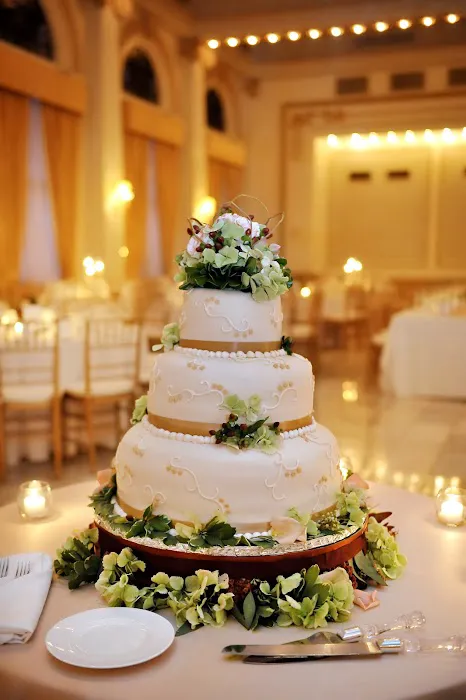 Shawnee Hills Bakery featuring Dublin Cake Cottage Picture 6