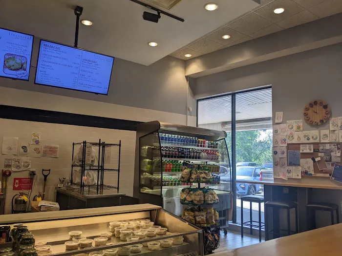 Fox’s Bagel & Deli Picture 7