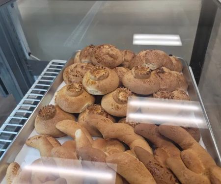 Ana's Bakery