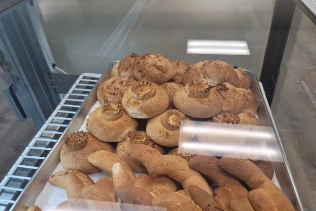 Ana's Bakery