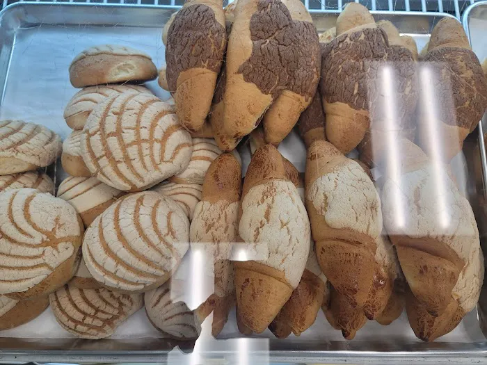 Ana's Bakery Picture 6