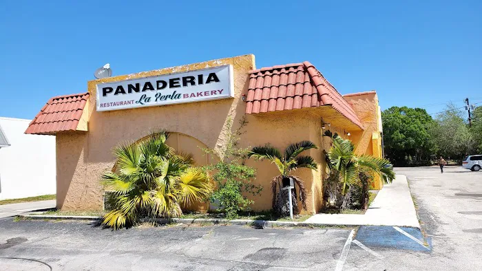 Panaderia La Perla Picture 5