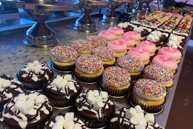 Smallcakes Cupcakery