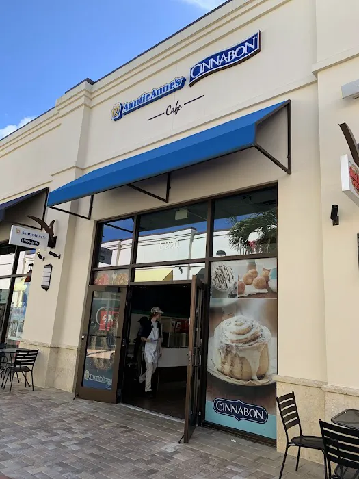 Cinnabon Picture 7