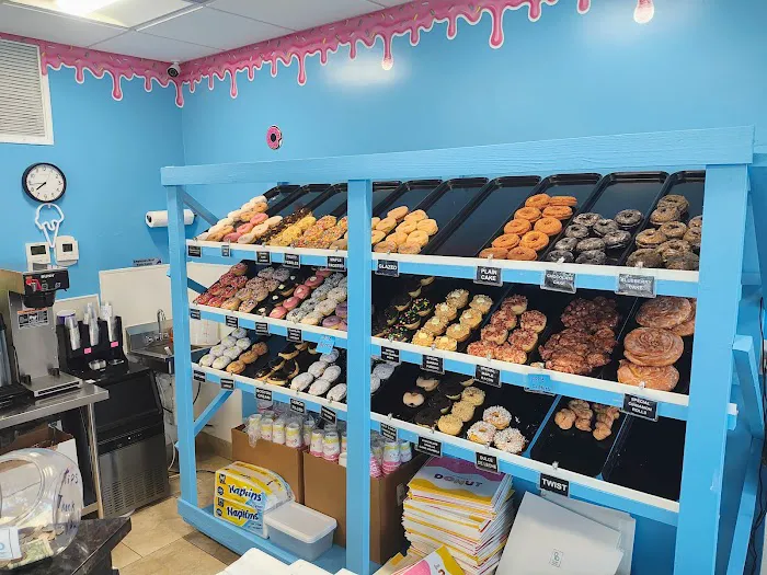 Dixie Highway Donuts Picture 4