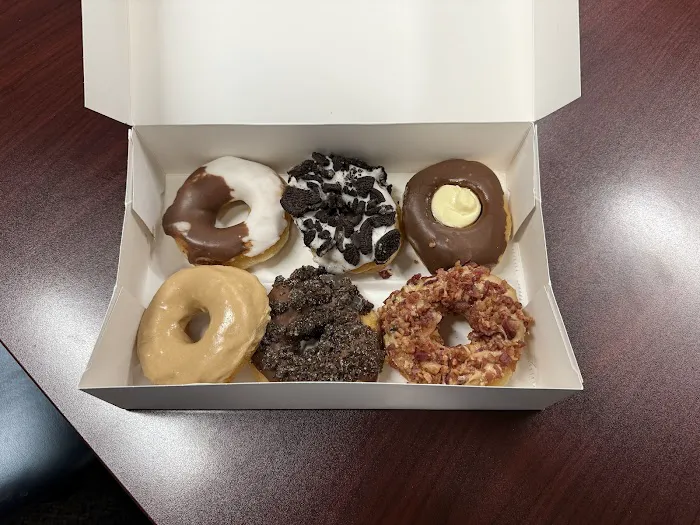 Dixie Highway Donuts Picture 9