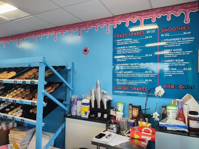 Dixie Highway Donuts Picture 2