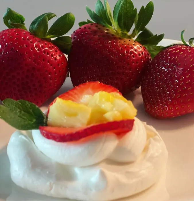 Pavlova Cake Picture 8